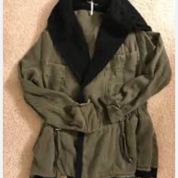 💚 Free People Slouchy Utility Jacket. Army Green w/ Black Accents & hood. XS 💚 - Picture 8 of 15